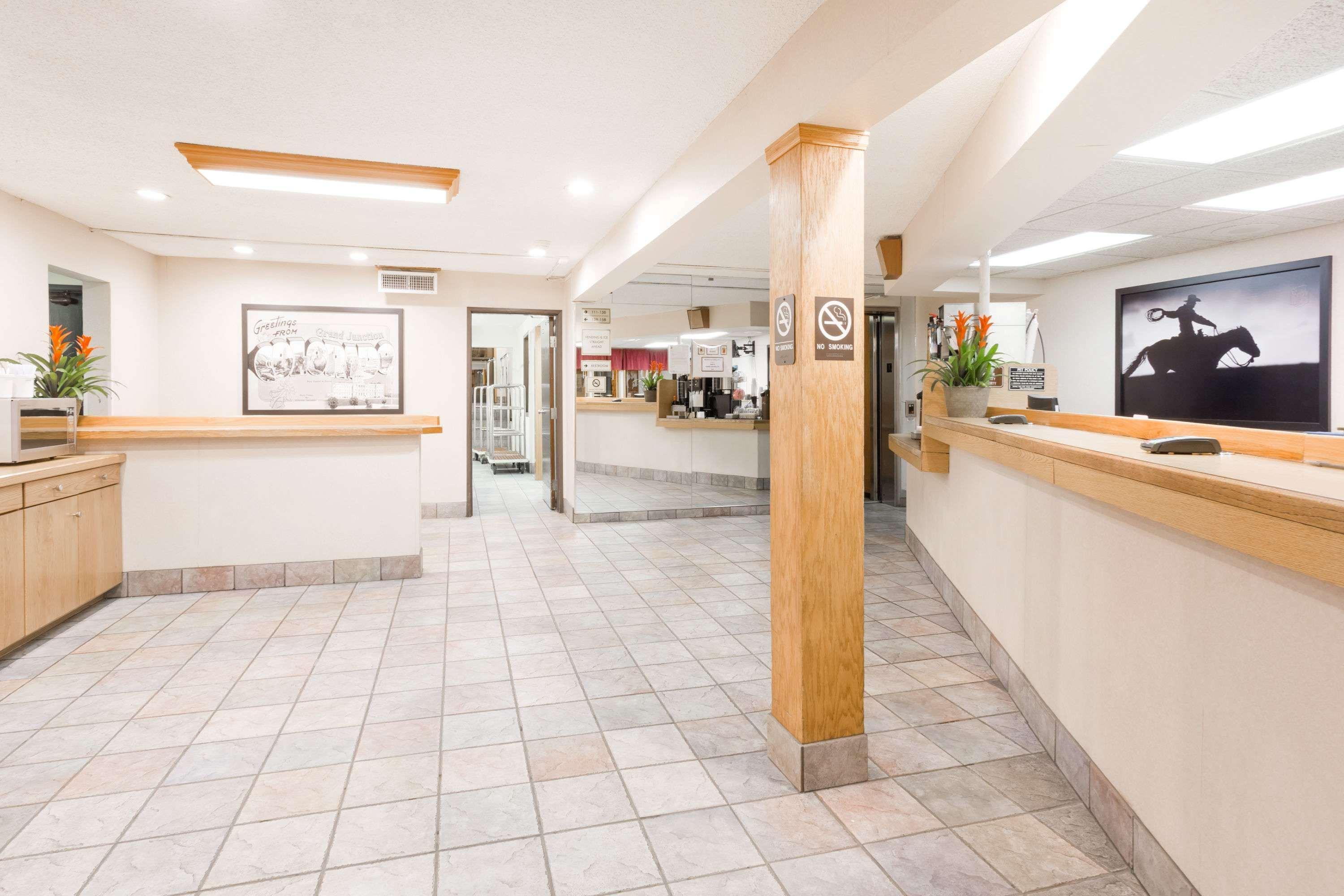 Готель Super 8 By Wyndham Grand Junction Colorado Екстер'єр фото
